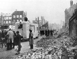 Casas destruidas por los bombarderos alemanes.